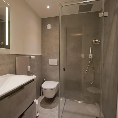 La Emeline - Emilie Lejlighed *