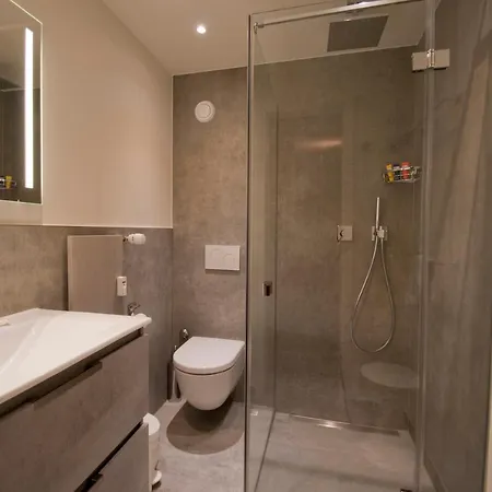 La Emeline - Emilie Zermatt