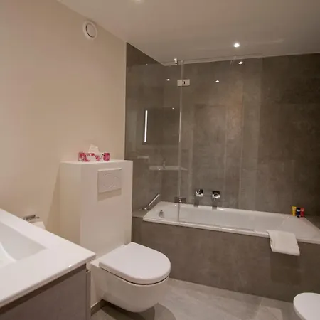 La Emeline - Emilie Lejlighed